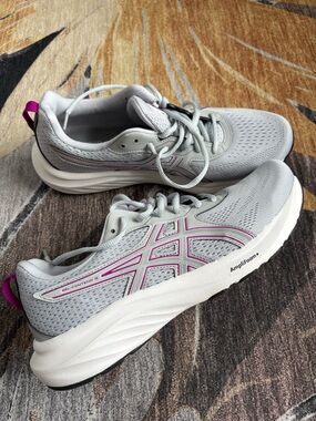 ASICS Gel Contend 9 women’s running shoes size 11